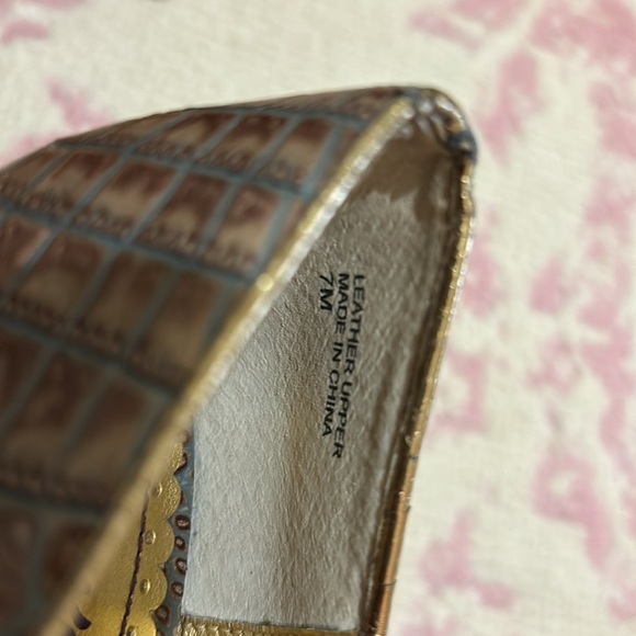 Hale Bob Platform Leather Heels - size 7 EUC - Picture 10 of 10